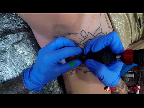 ❤️ Sully Savage, o bunăciune extrem de tatuată, și-a făcut un tatuaj pe clitorisul ei ❤❌ at us ro.pornsexphoto.ru ❤